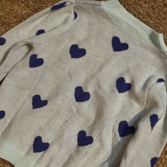 Heart Pattern Sweater - Picture 3 of 3